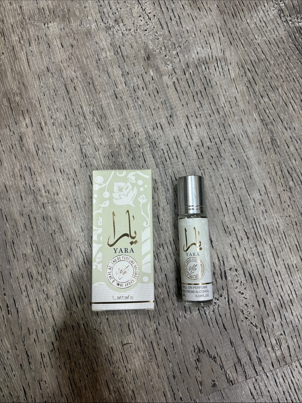 Yara Roll-On Perfume Oil – Pale Green